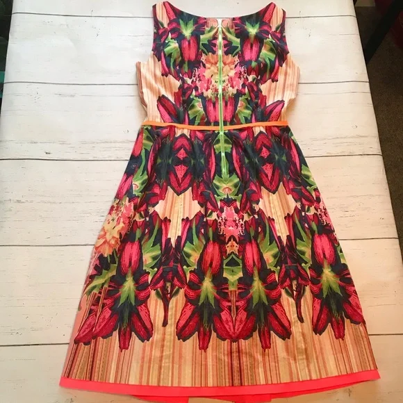 T Tahari Floral and striped Dress Size 6 - Picture 6 of 7